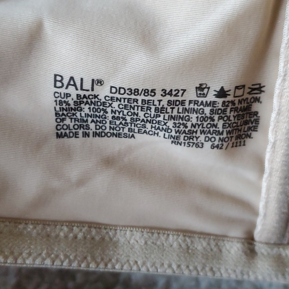 Nwot!! Bali underwire w/padding - Picture 4 of 5